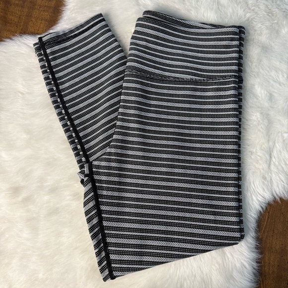 Zyia Active Pants - Zyia Black White Textured Stripe Leggings